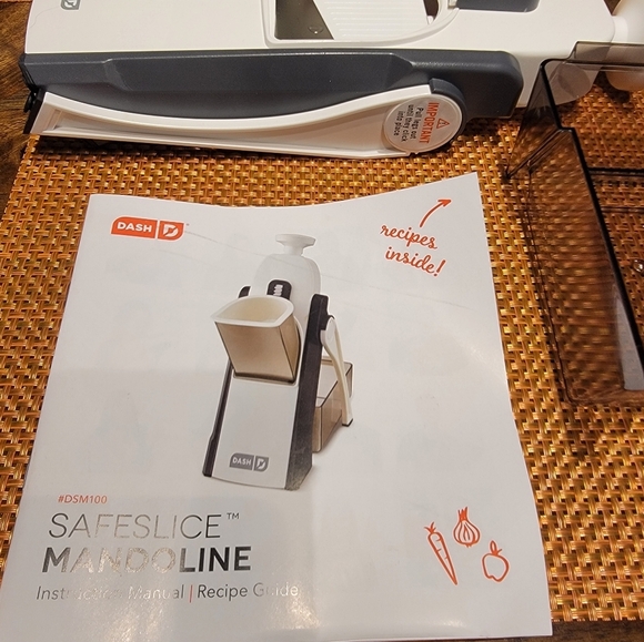 DASH Safe Slice® Mandoline Slicer - EUC - Picture 8 of 8